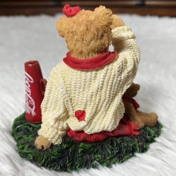 Coca-Cola x Boyds Bears Bearstone Collection 'Dinah...Give Me A C' - Picture 7 of 9
